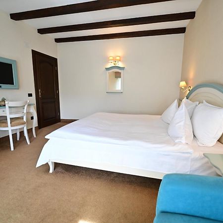 Natura Family Resort Avrig Extérieur photo