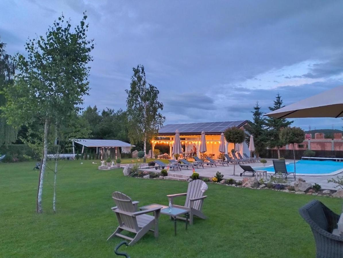 Natura Family Resort Avrig Extérieur photo