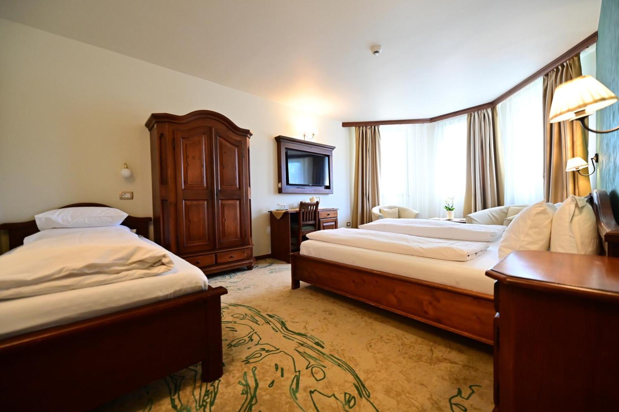 Natura Family Resort Avrig Extérieur photo