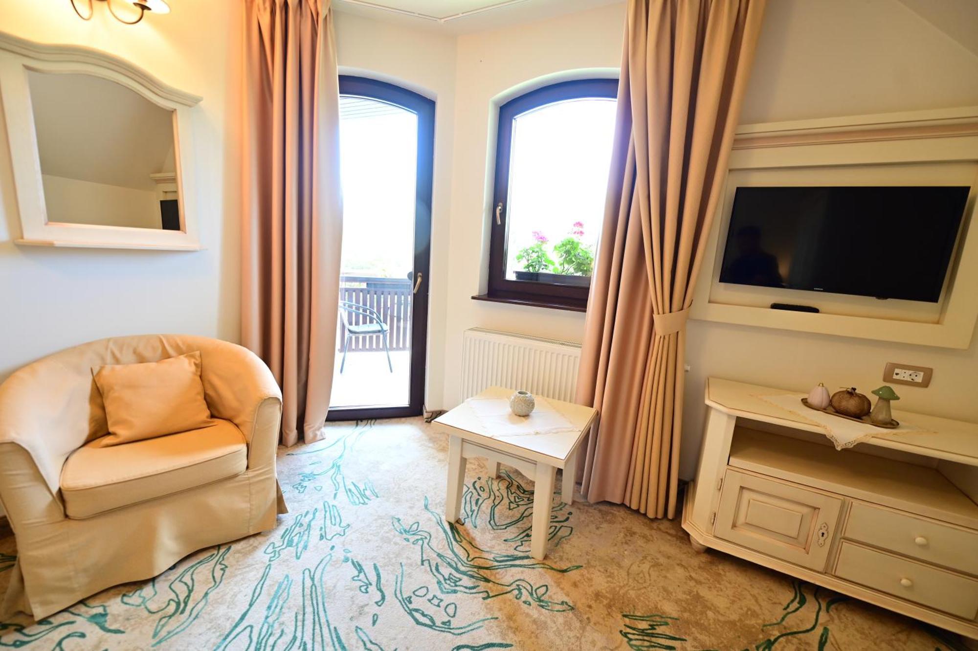 Natura Family Resort Avrig Extérieur photo
